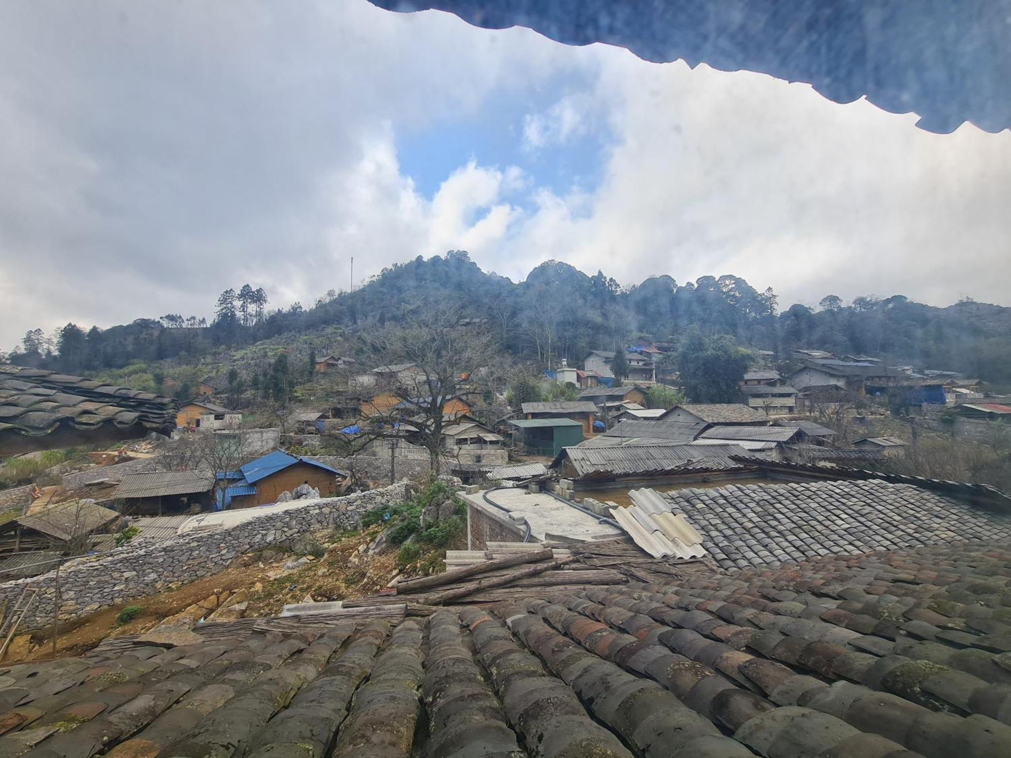 Nha Co Lao Xa Homestay Hmong & Bungalow Air Conditioner Dong Van  Exterior photo