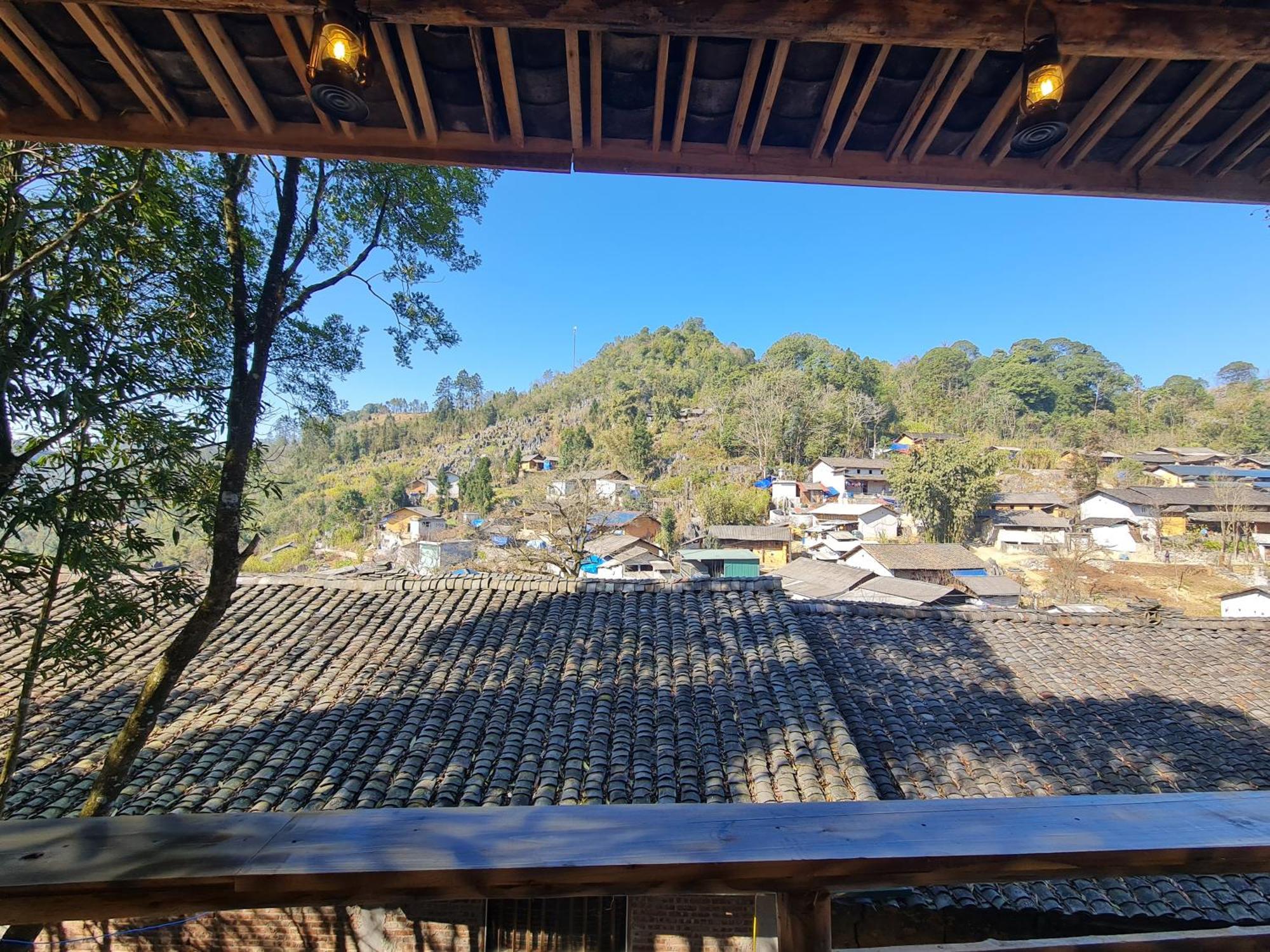 Nha Co Lao Xa Homestay Hmong & Bungalow Air Conditioner Dong Van  Exterior photo